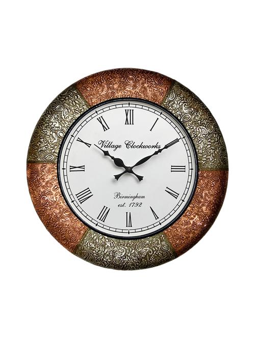 metal analog wall clock - 16169142 - Very Small Image - 1