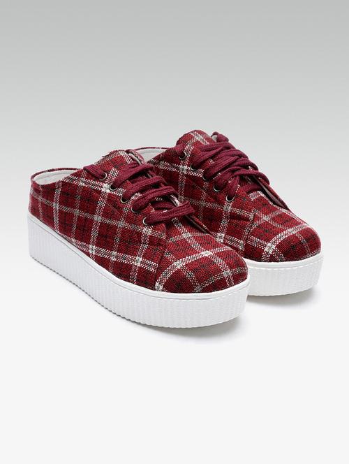 red slip on casual shoes - 16170250 - Very Small Image - 1