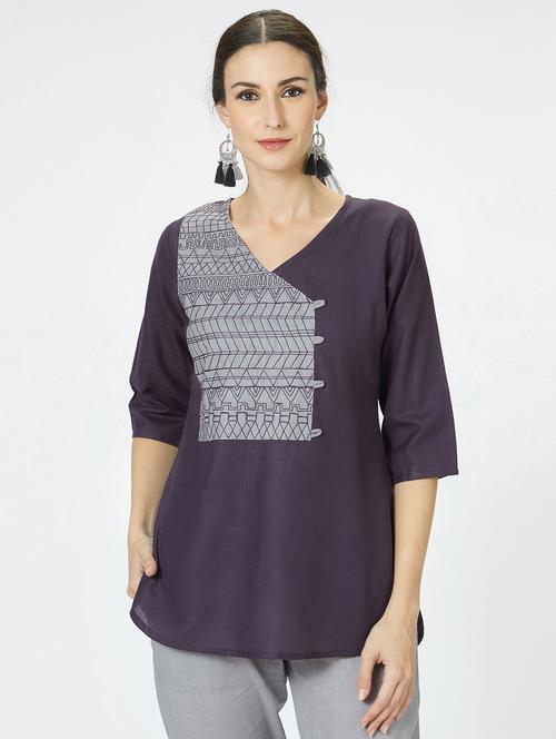v neck overlay top - 16209665 - Very Small Image - 1