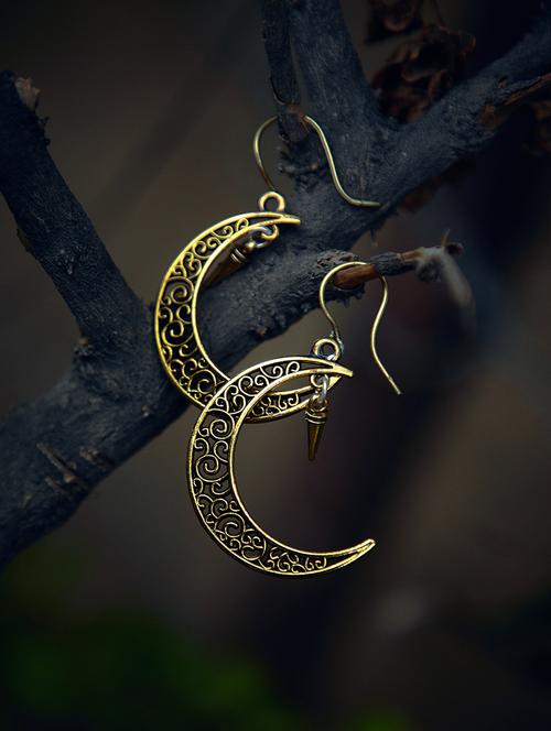gold metal drop earring - 16294320 - Very Small Image - 1