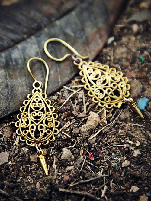 gold metal drop earring - 16294323 - Very Small Image - 1
