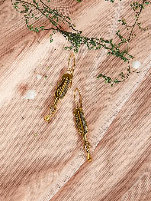 gold metal drop earring - 16294387 - Very Small Image - 1