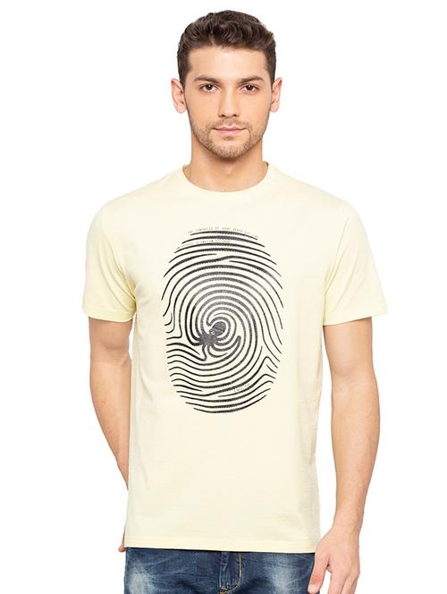 yellow chest print t-shirt - 16314337 - Very Small Image - 1