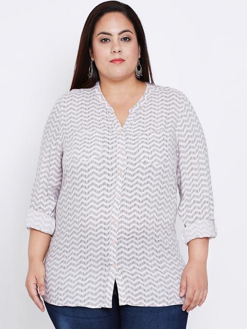roll-up sleeved pocket patch plus shirt - 16407033 - Very Small Image - 1