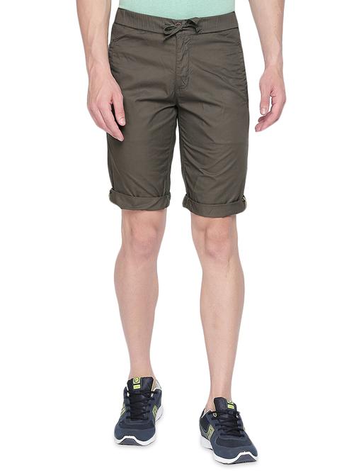 green solid bermuda shorts - 16491910 - Very Small Image - 1