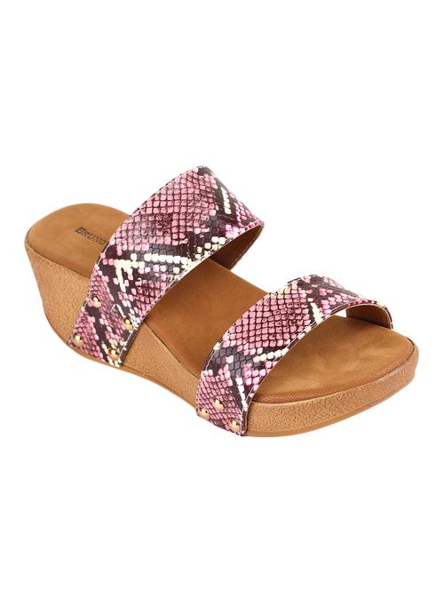pink slip on wedges - 16515331 - Very Small Image - 1
