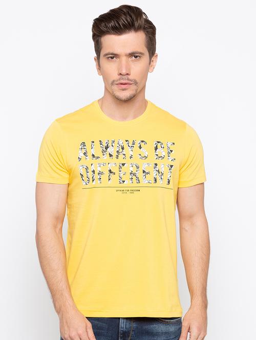 yellow chest print t-shirt - 16562915 - Very Small Image - 1