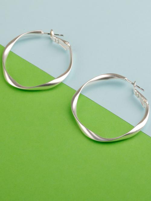 silver metal hoop earring - 16585761 - Very Small Image - 1
