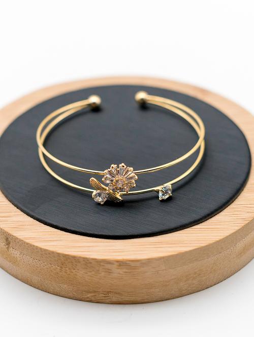 gold metal bangle bracelet - 16636116 - Very Small Image - 1