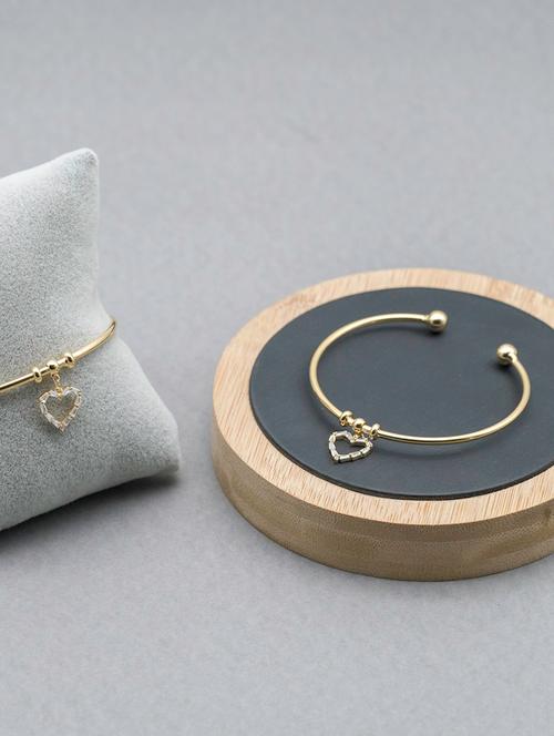 gold metal bangle bracelet - 16636117 - Very Small Image - 1