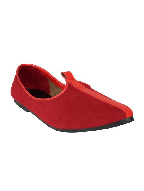 red fabric slip on jutis - 16666259 - Very Small Image - 1