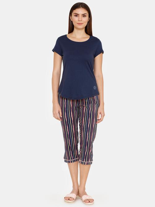scoop neck tee with striped capri set - 16676362 - Very Small Image - 1