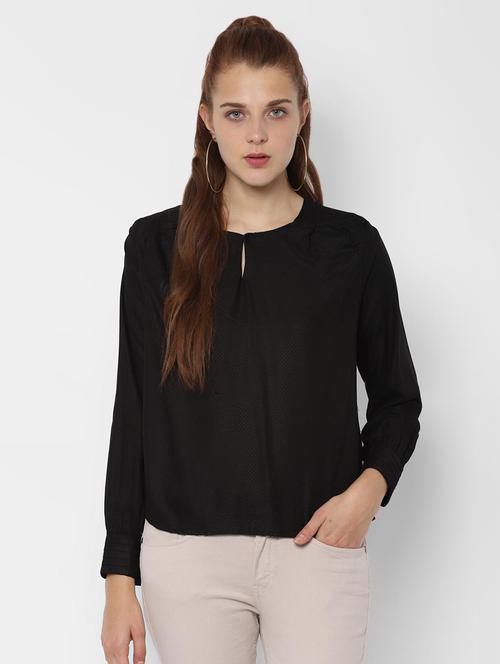 key hole neck solid top - 16733739 - Very Small Image - 1