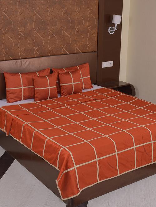 polysilk plain checks design bed cover bed cover with 2 pillow cover & 2 cushion cover - 16736879 - Very Small Image - 1