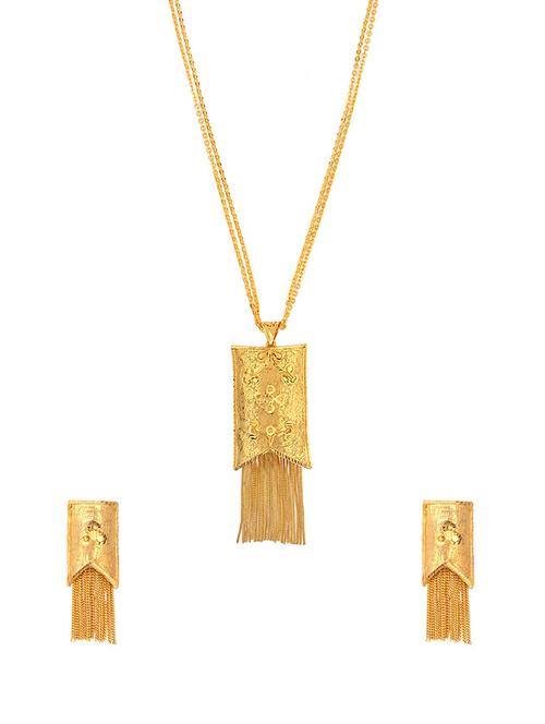 gold metal necklaces and earring - 16738044 - Very Small Image - 1