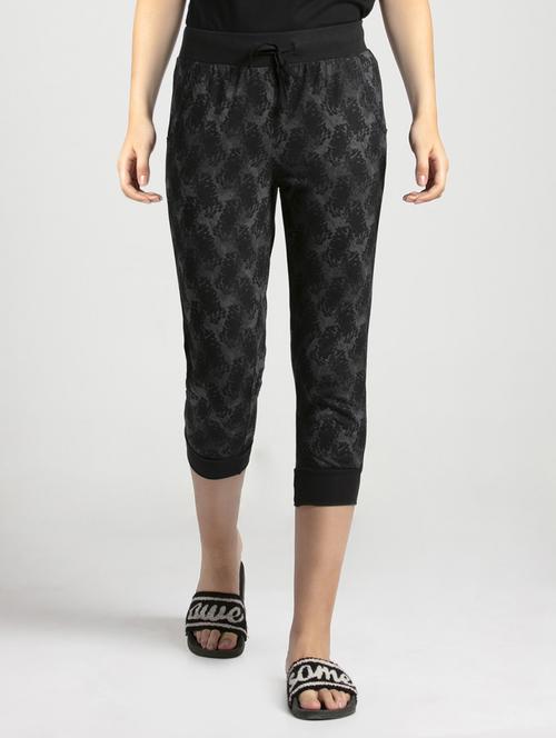 drawstring pocket detail capri - 16742236 - Very Small Image - 1