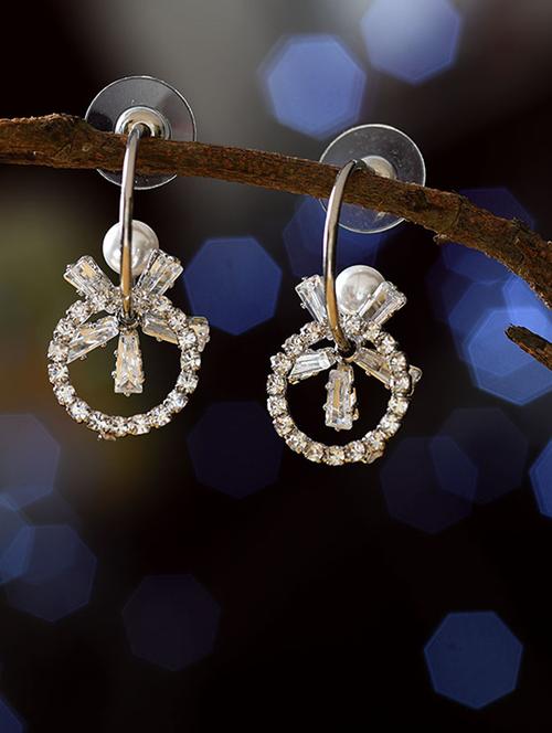 white metal drop earring - 16745535 - Very Small Image - 1