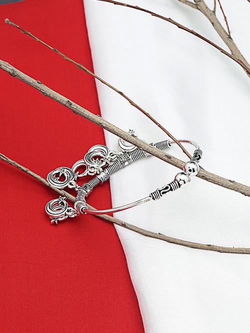 silver metal cuffs bracelet - 16801234 - Very Small Image - 1