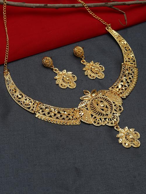 gold metal necklaces and earring - 16801301 - Very Small Image - 1