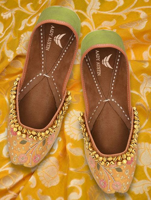 orange slip on jutis - 16801590 - Very Small Image - 1