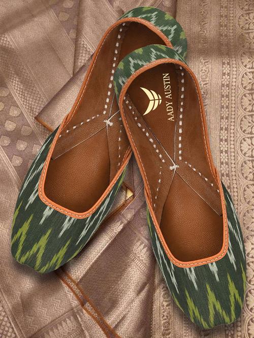 green slip on jutis - 16801595 - Very Small Image - 1