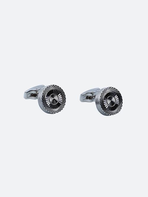 silver metal cufflinks - 16825662 - Very Small Image - 1
