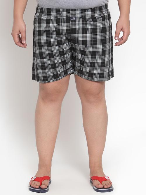 black checkered boxer (plus size) - 16828902 - Very Small Image - 1