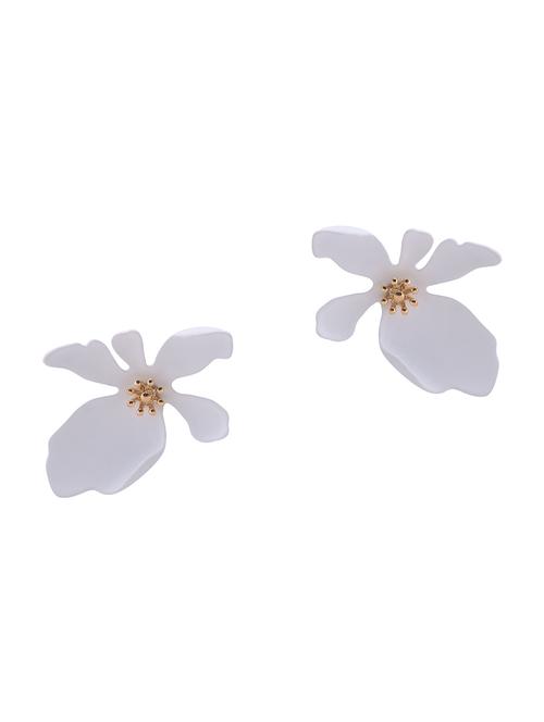 white metal studs earring - 16841852 - Very Small Image - 1