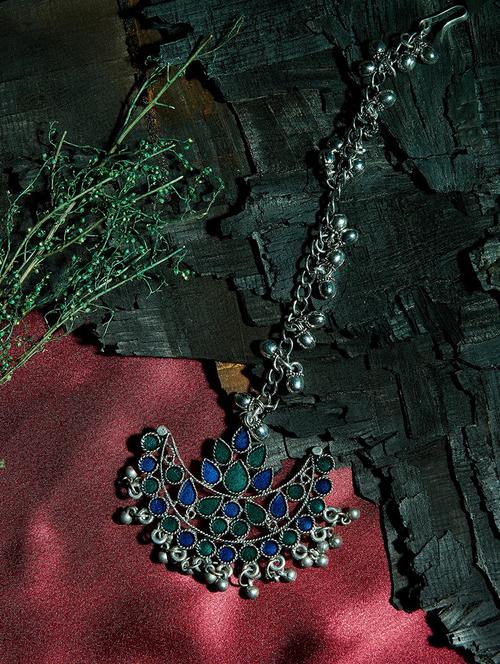 multi colored metal maang teekas & passa - 16893938 - Very Small Image - 1