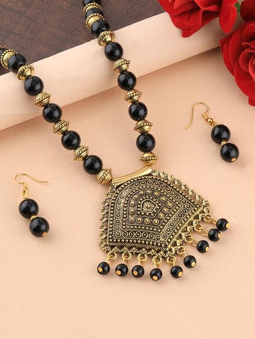 gold metal pendants and earring - 16931834 - Very Small Image - 1