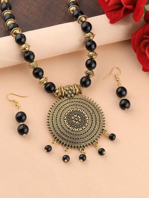 gold metal pendants and earring - 16931845 - Very Small Image - 1