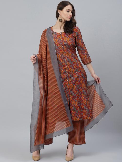 printed suit set - 16949416 - Very Small Image - 1