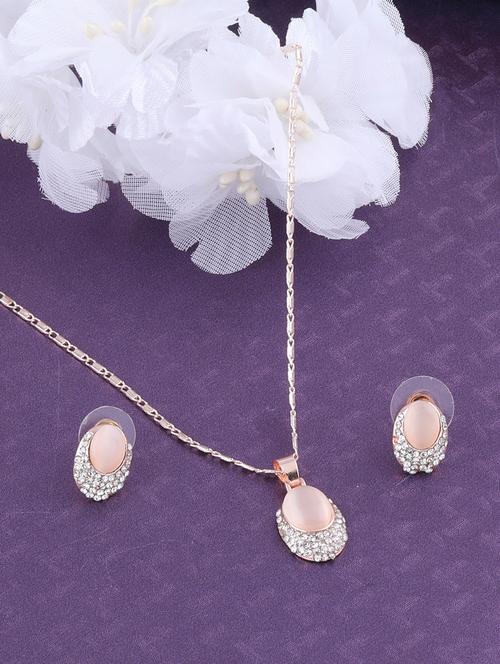 gold metal pendant and earrings - 17006369 - Very Small Image - 1