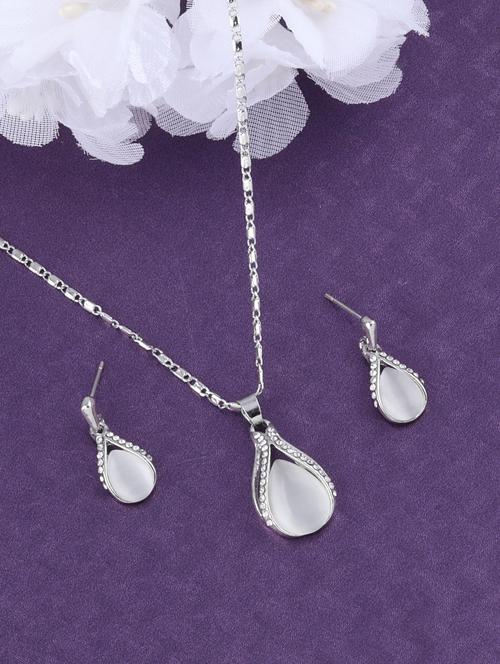 silver metal pendant - 17006379 - Very Small Image - 1