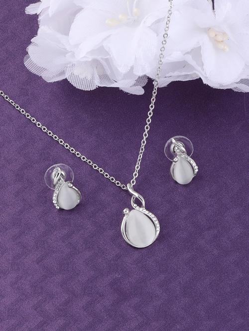 silver metal pendant - 17006380 - Very Small Image - 1