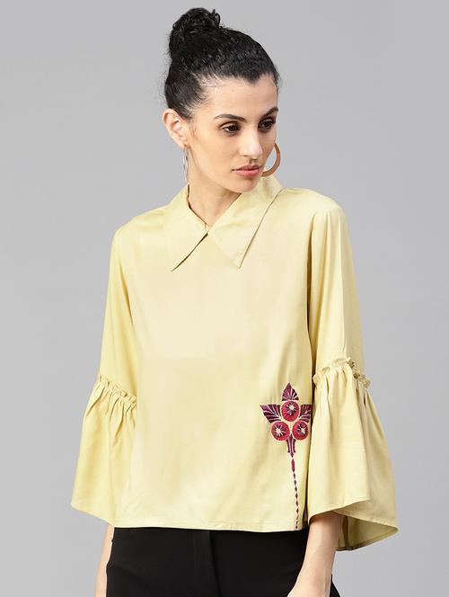 embroidered detail bell sleeved top - 17010457 - Very Small Image - 1