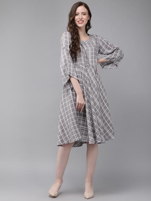 cut out sleeves checkered flared dress - 17015375 - Very Small Image - 1