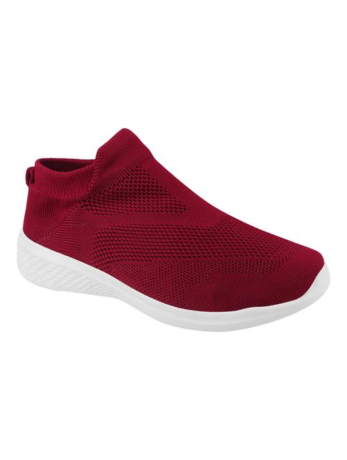 maroon slip on sports shoes - 17026550 - Very Small Image - 1