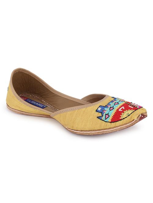 yellow slip on jutis - 17085553 - Very Small Image - 1