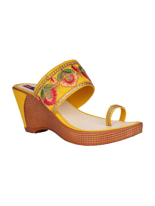 yellow one toe wedges - 17167567 - Very Small Image - 1
