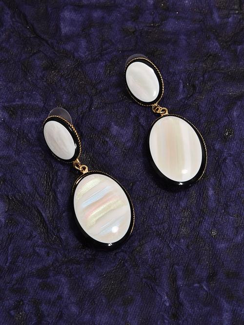 white metal drop earring - 17191360 - Very Small Image - 1
