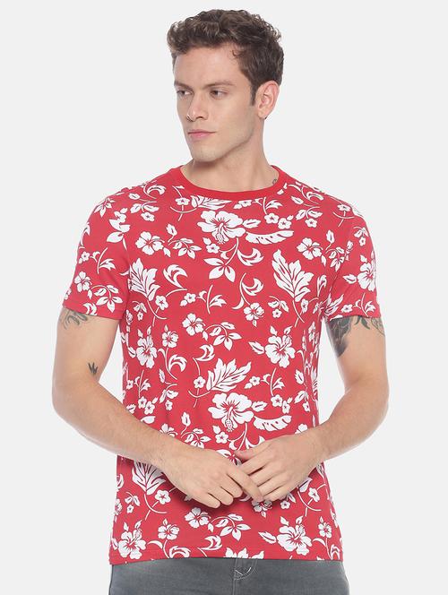 red floral print t-shirt - 17199158 - Very Small Image - 1
