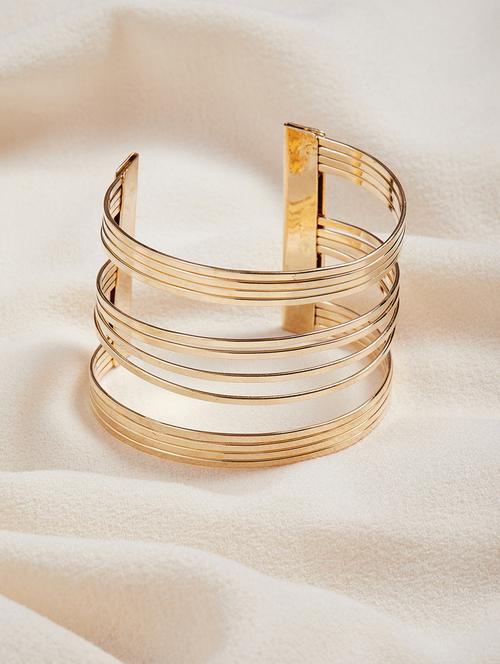 gold metal cuffs bracelet - 17199271 - Very Small Image - 1