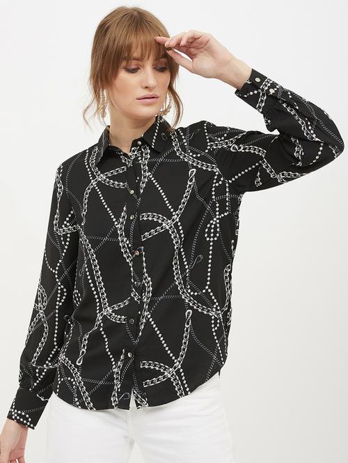 curved hem chain print shirt - 17215469 - Very Small Image - 1