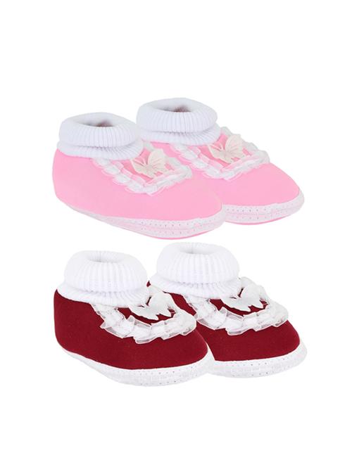 set of 2 booties - 17251457 - Very Small Image - 1