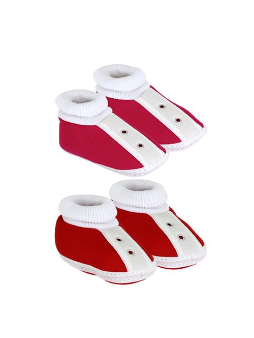 set of 2 booties - 17251474 - Very Small Image - 1