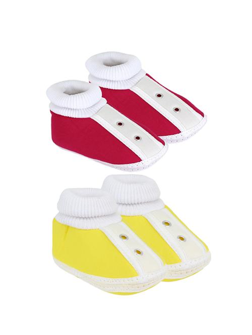 set of 2 booties - 17251478 - Very Small Image - 1
