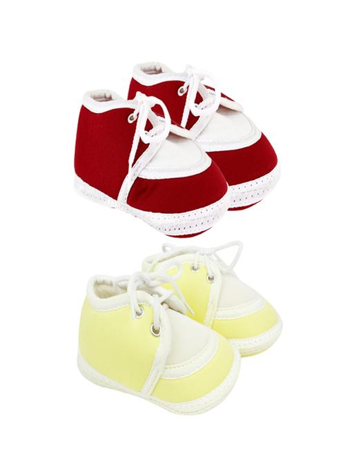 set of 2 booties - 17251483 - Very Small Image - 1