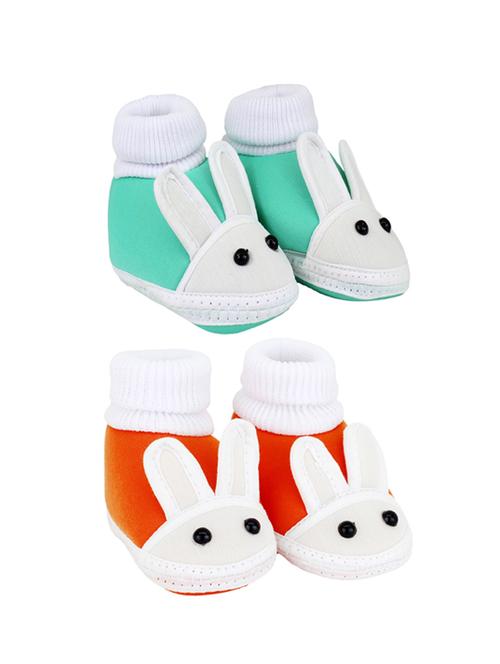 set of 2 booties - 17251526 - Very Small Image - 1
