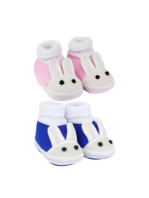 set of 2 booties - 17251541 - Very Small Image - 1